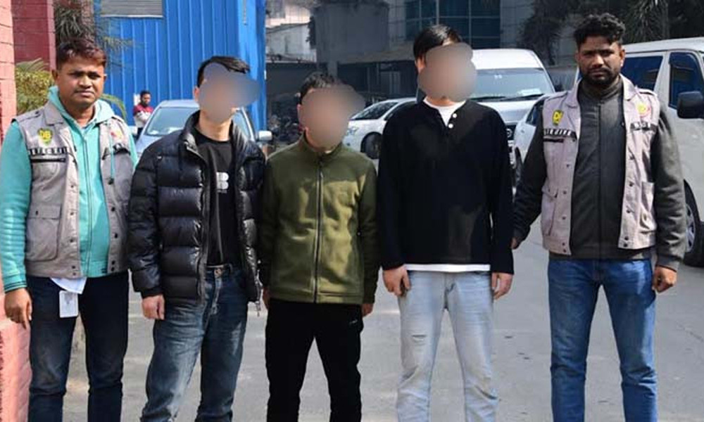 ঢাকায় গোপন আইফোন কারখানার সন্ধান, চীনা নাগরিকসহ তিনজন গ্রেপ্তার