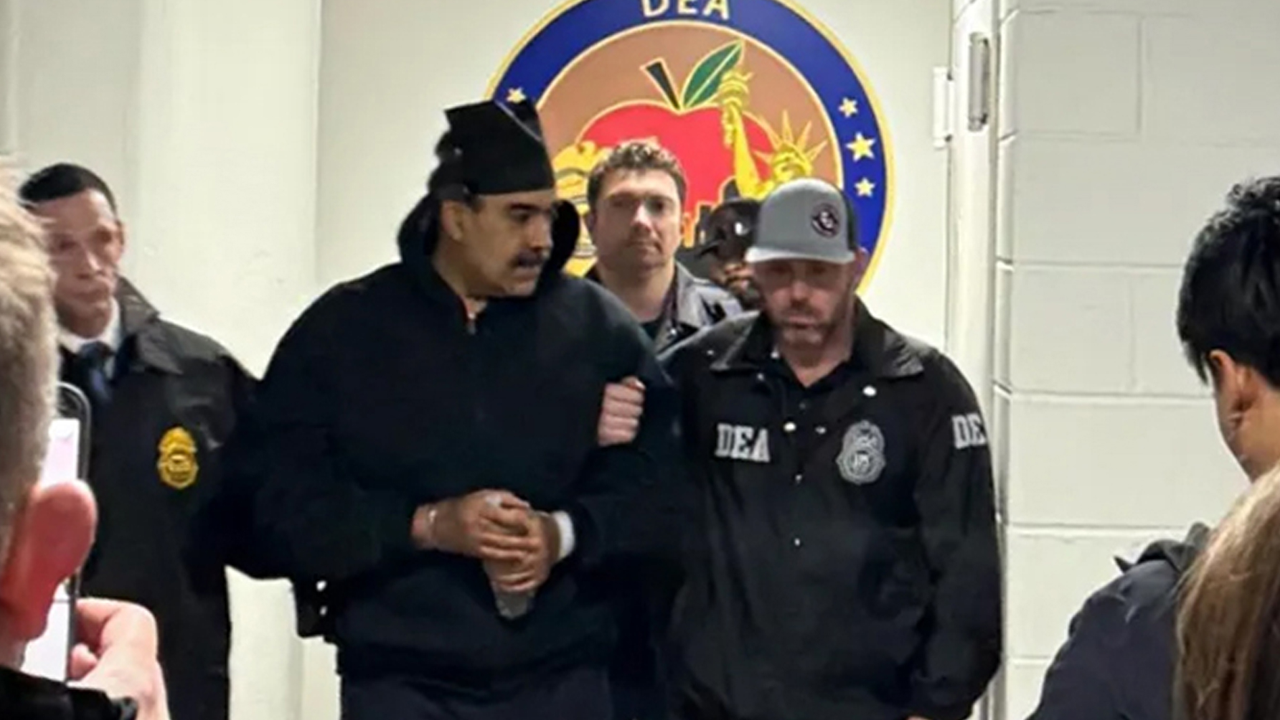 নিউইয়র্কের আদালতে তোলা হচ্ছে মাদুরোকে