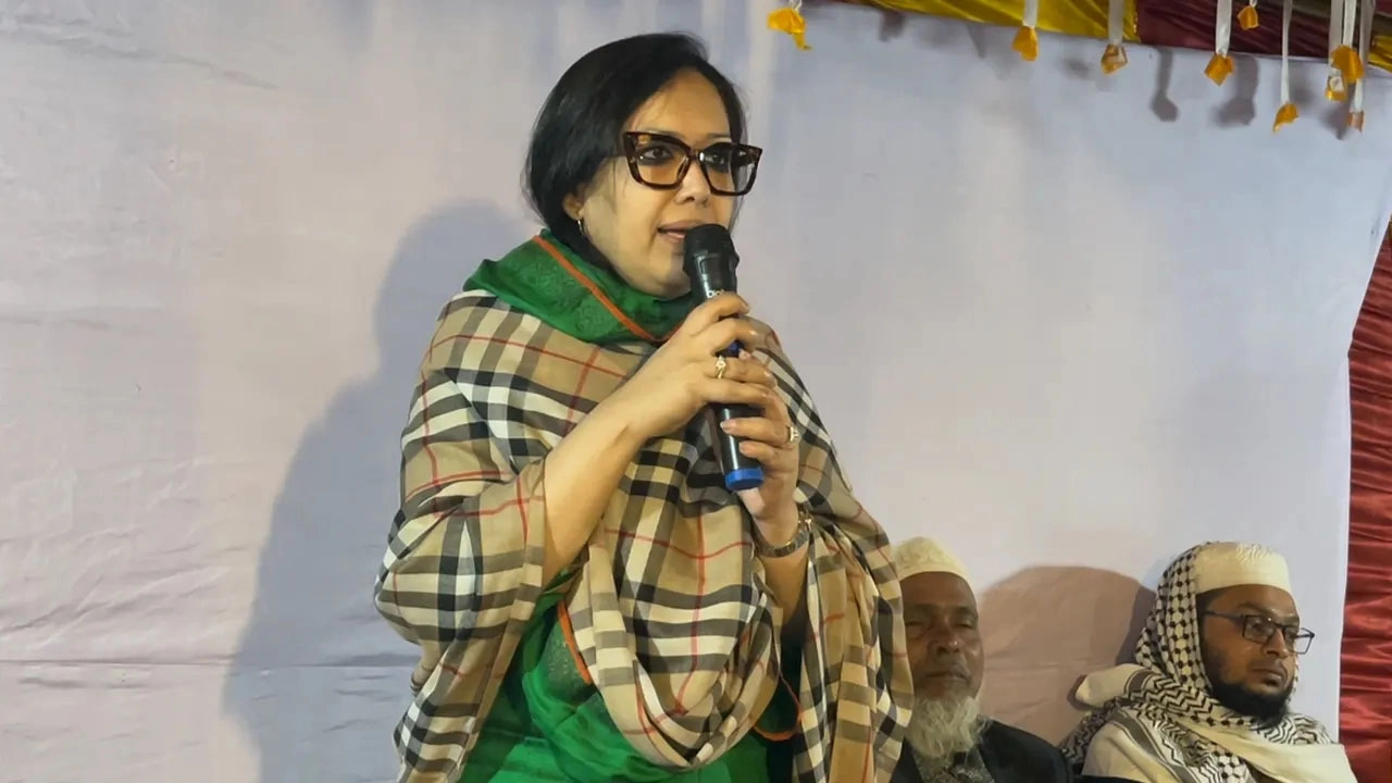 ‘এখন তোমার সব হয়েছে, পর হয়েছি আমি’