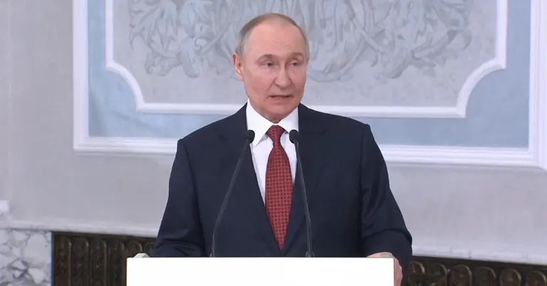 মর্যাদা ক্ষুণ্ণ হওয়ার ঝুঁকিতে ইরানের অস্থিরতায় হস্তক্ষেপ করছে না রাশিয়া