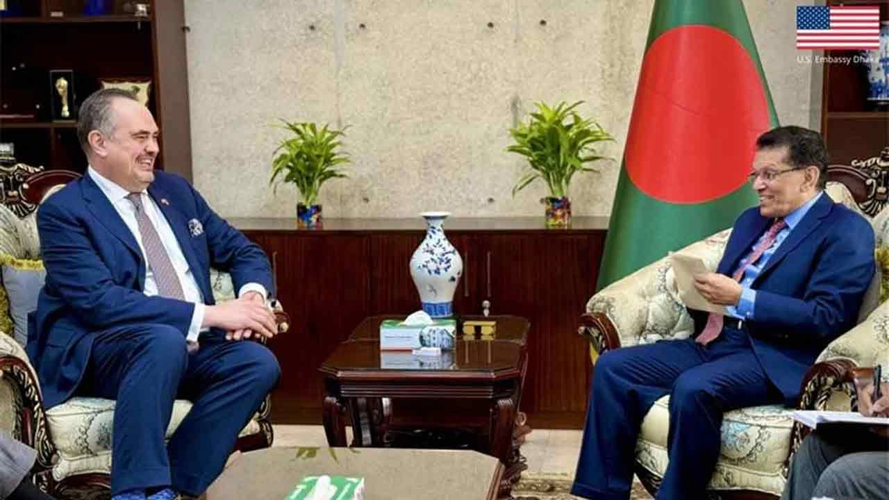 পররাষ্ট্রমন্ত্রী খলিলুর রহমান ও প্রতিমন্ত্রী শামা ওবায়েদ ইসলামের সঙ্গে সৌজন্য সাক্ষাৎ করেন মার্কিন রাষ্ট্রদূত