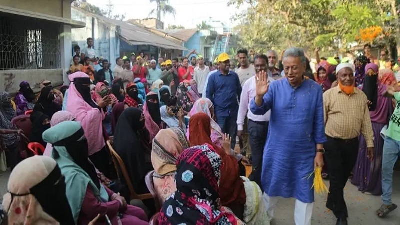 নারীদের নিয়ে অসম্মানজনক মন্তব্য দুঃখজনক: আমীর খসরু