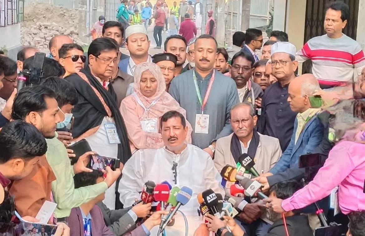 ভোট দিলেন বিএনপি প্রার্থী মিনু, জয়ের ব্যাপারে শতভাগ আশাবাদী