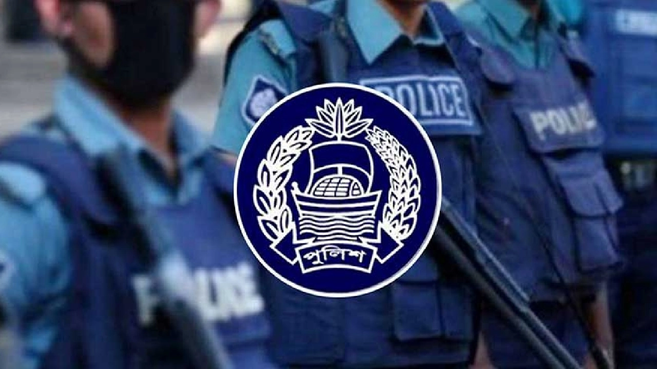 রাজধানীতে চেকপোস্টে পুলিশ সদস্যকে ছুরিকাঘাত করে পালালো দুর্বৃত্তরা