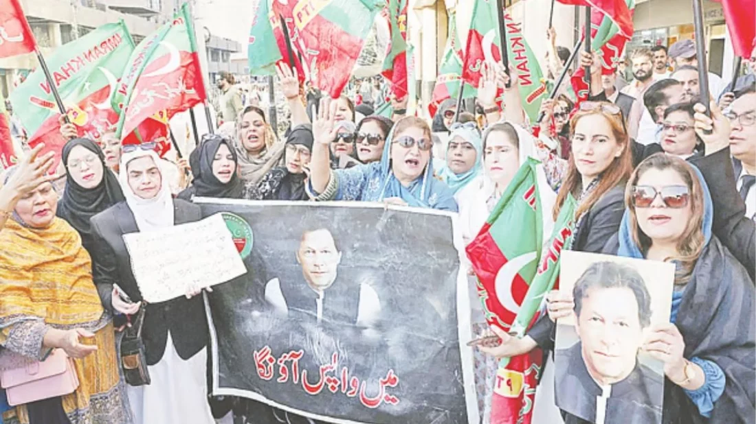 তোশাখানা-২; মামলা সাজা স্থগিত ও চিকিৎসার জন্য জামিন চাইলেন ইমরান খান