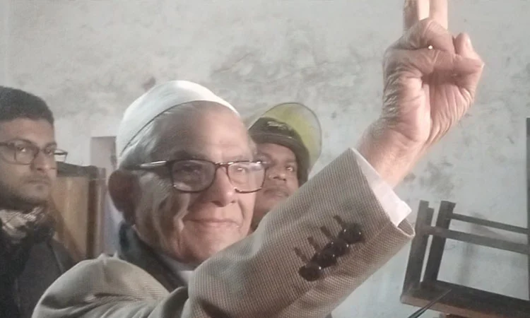 ভোট দিলেন বিএনপি মহাসচিব, গণতন্ত্রের নতুন যাত্রা শুরুর প্রত্যাশা