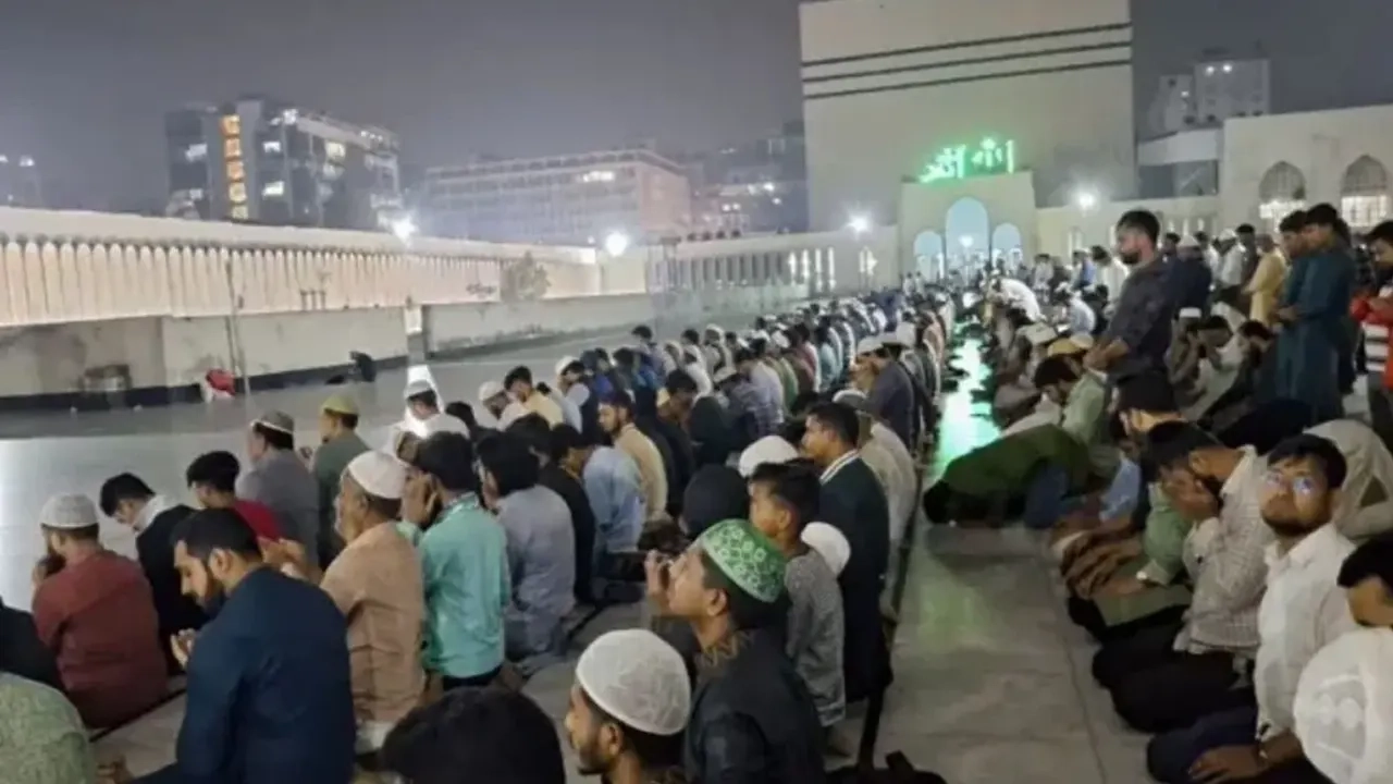 ধর্মীয় ভাবগাম্ভীর্যে পালিত হলো পবিত্র শবে বরাত