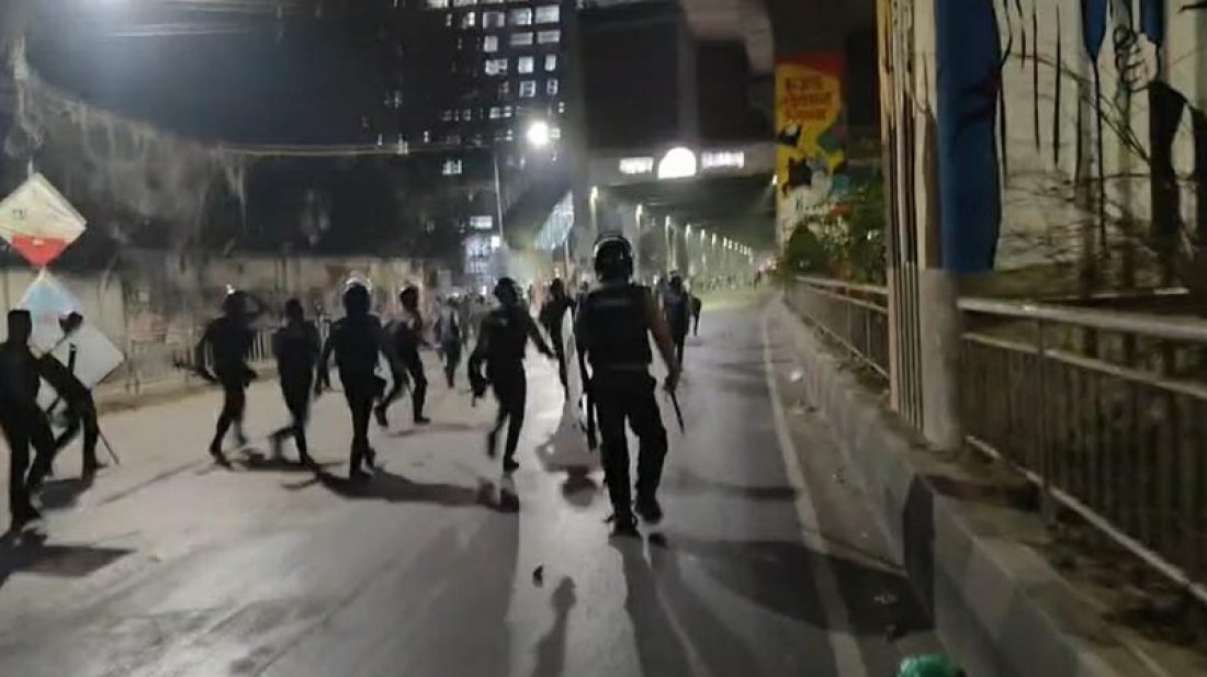 শাহবাগে পুলিশ-ইনকিলাব মঞ্চ ফের সংঘর্ষ, আহত অর্ধশত