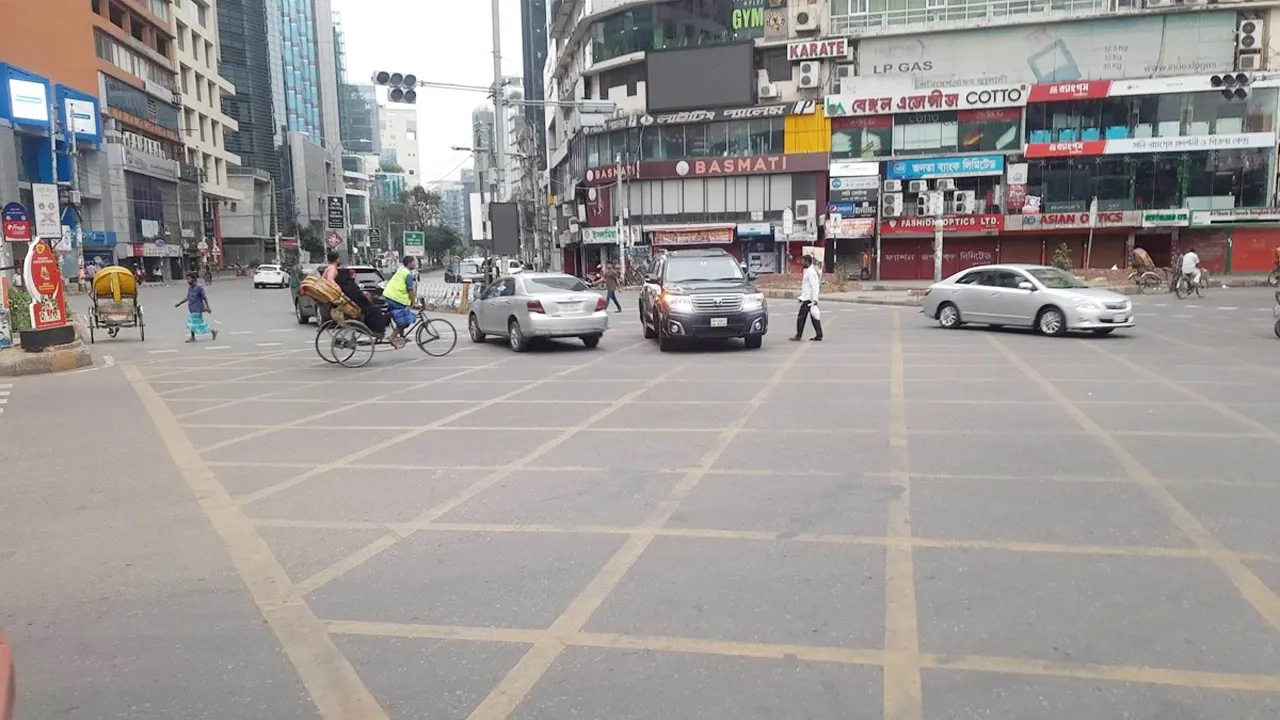 আজ থেকে চারদিন সরকারি ছুটি, দুদিন বন্ধ দোকান-শপিং মল