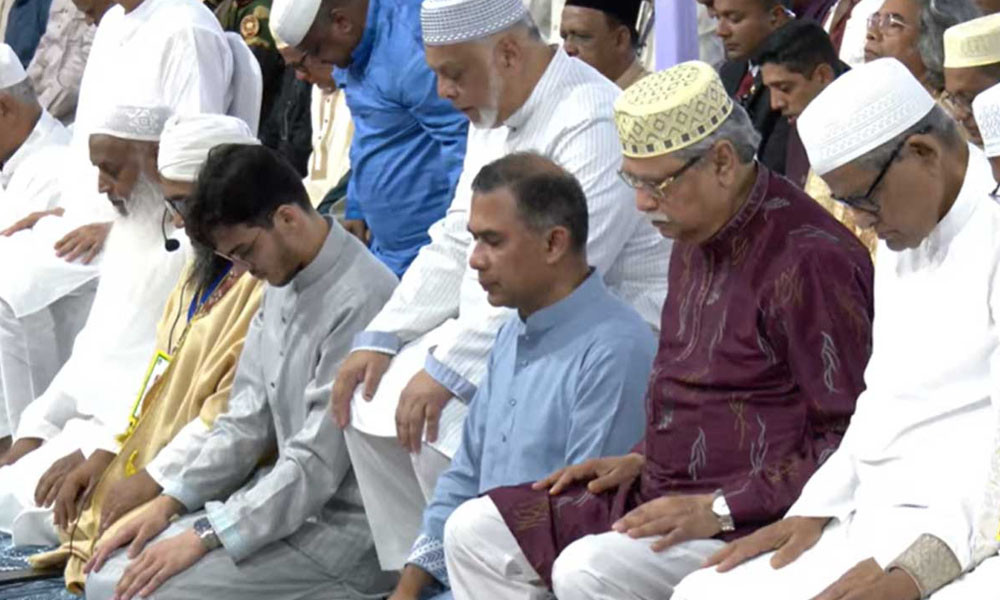 একসঙ্গে ঈদের নামাজ আদায় করলেন রাষ্ট্রপতি ও প্রধানমন্ত্রী