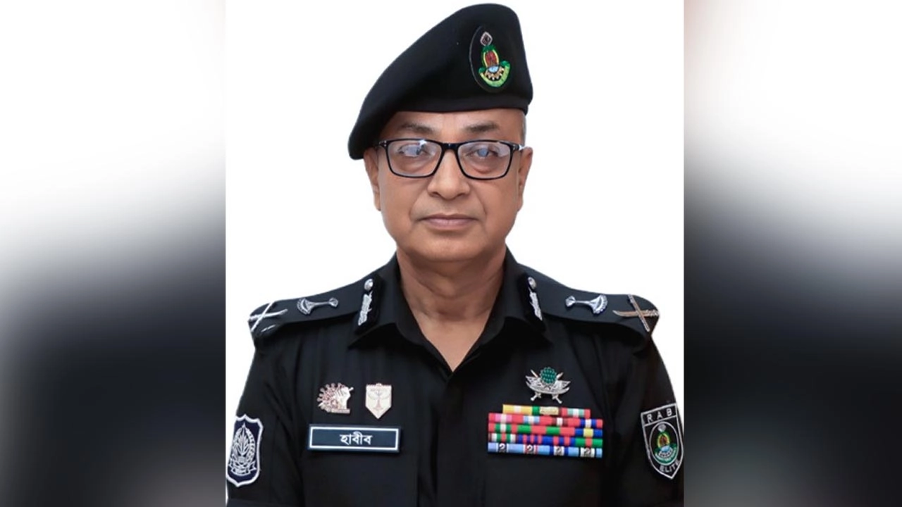 র‌্যাবের মহাপরিচালক হিসেবে দায়িত্ব নিলেন আহসান হাবীব পলাশ