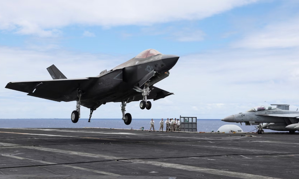 ‘ইরানি হামলায়’ মার্কিন যুদ্ধবিমানের জরুরি অবতরণ