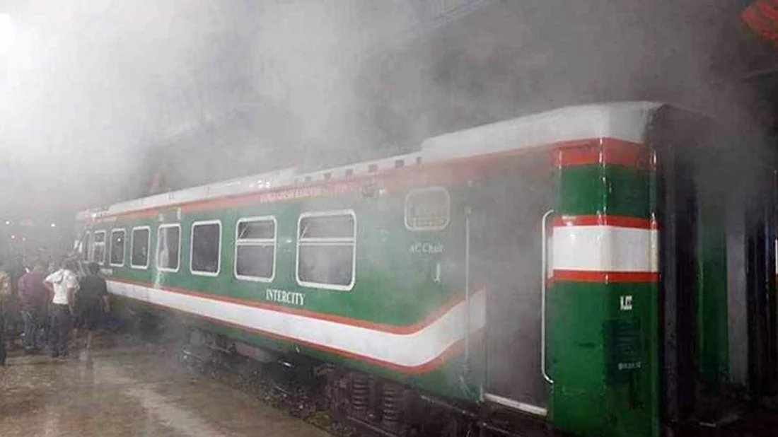 উপবন এক্সপ্রেসে আগুন, সিলেটের সঙ্গে সারাদেশের রেল যোগাযোগ বন্ধ