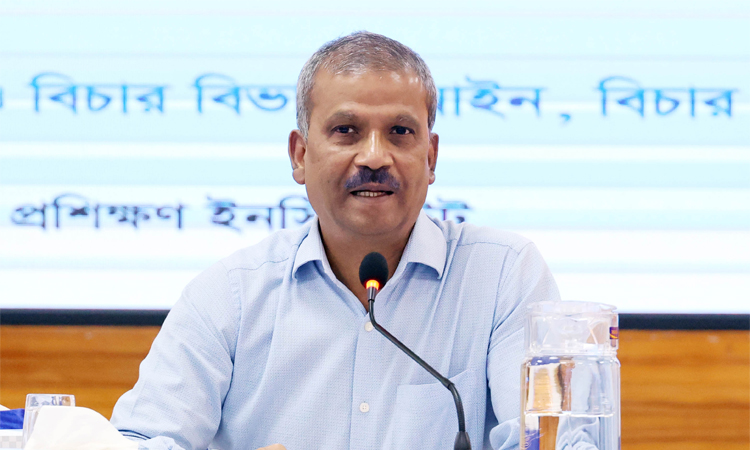 আসিফ নজরুলের মনোনীত সরকারি আইনজীবীরা এখনো বহাল তবিয়তে