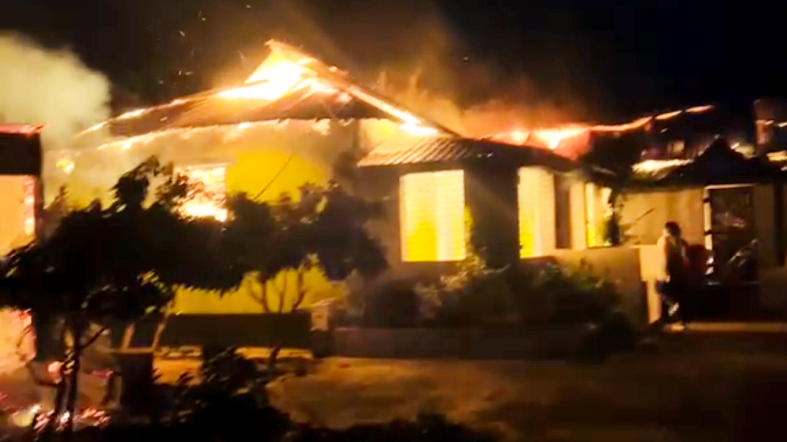 মাদক বিরোধে সহিংসতার বিস্ফোরণ, আহত ৬ পুলিশ