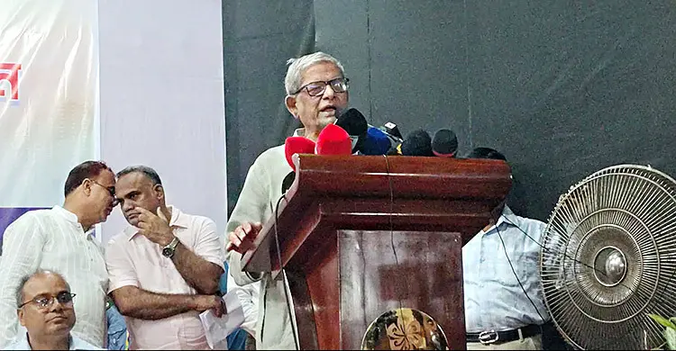 দেশে তেলের সংকট নেই, এটি সৃষ্টি করা হয়েছে: মির্জা ফখরুল