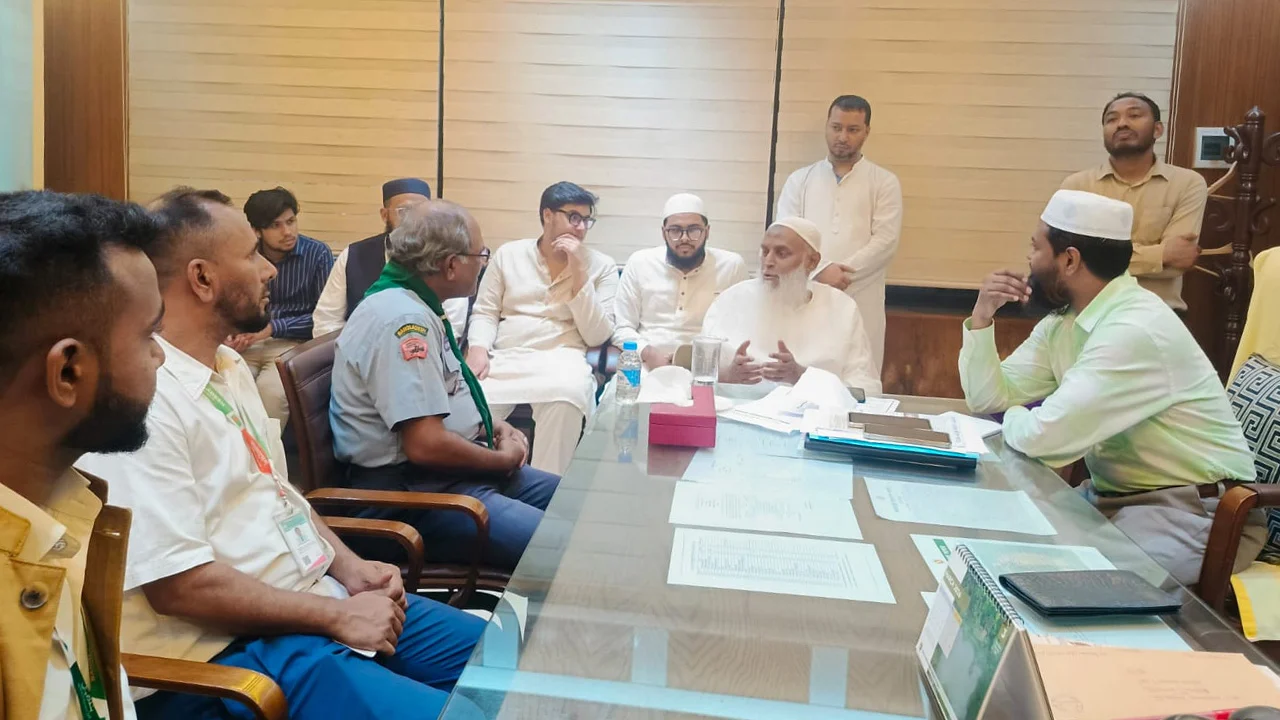 হজক্যাম্পে আকস্মিক পরিদর্শনে ধর্মমন্ত্রী