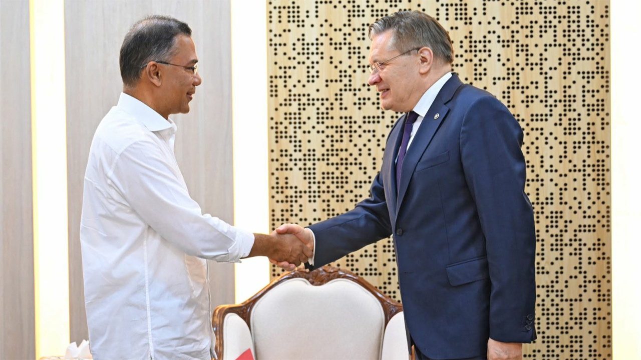 প্রধানমন্ত্রীর সঙ্গে রোসাটম মহাপরিচালকের সাক্ষাৎ