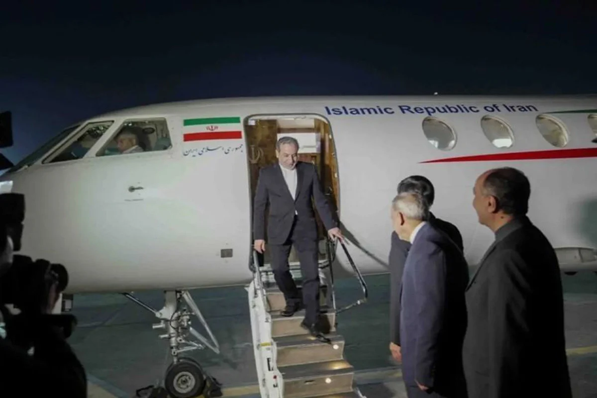 ইসলামাবাদে পৌঁছেছেন ইরানের পররাষ্ট্রমন্ত্রী