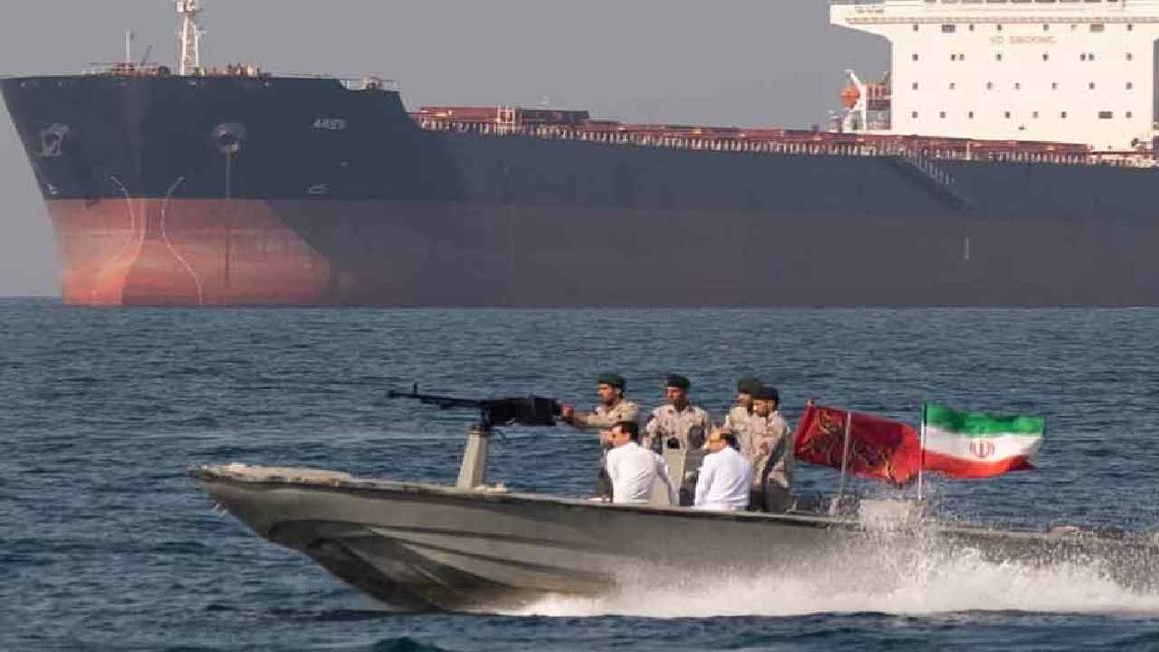 হরমুজ প্রণালিতে বিনামূল্যে নিরাপত্তা পাওয়া যাবে না : ইরান