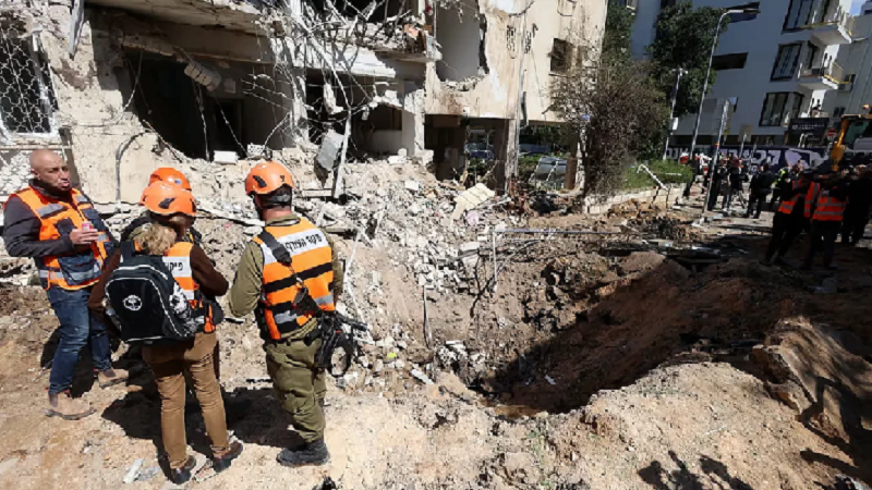 ইসরাইলের ১৩ স্থাপনায় হিজবুল্লাহর ক্ষেপণাস্ত্র হামলা