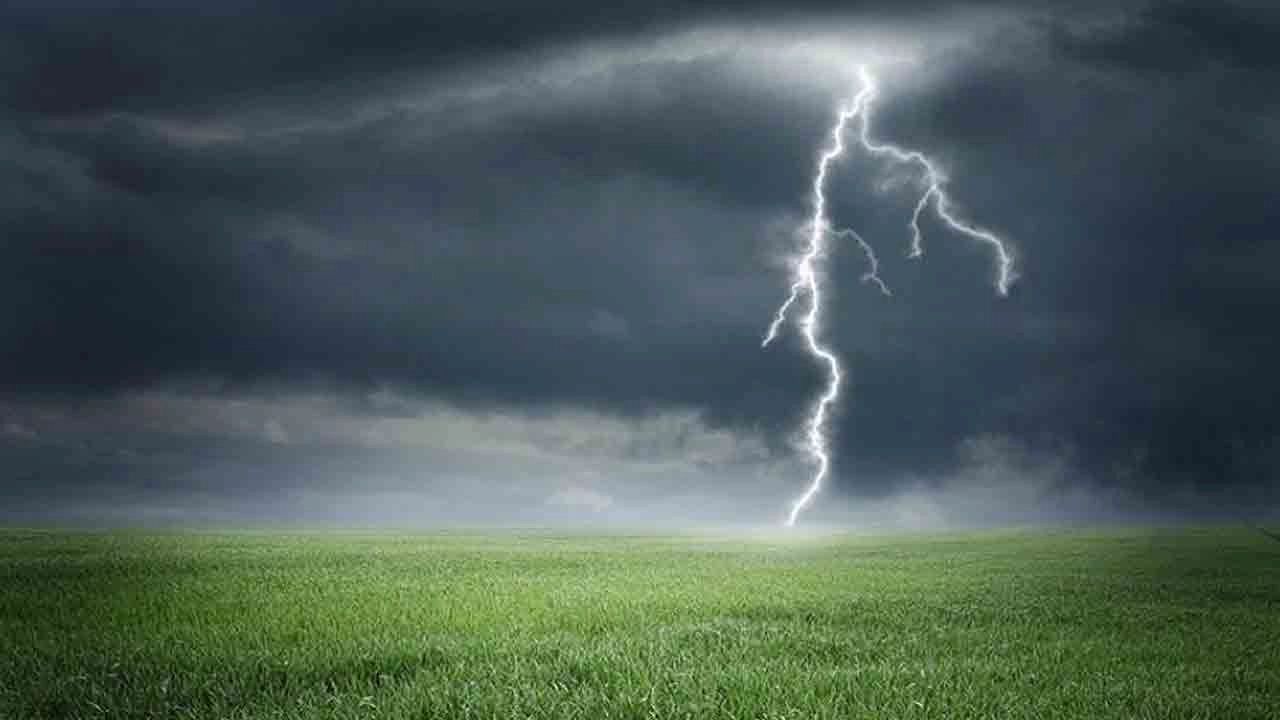 এসএসসি পরীক্ষা দিতে গিয়ে বজ্রপাতে প্রাণ গেল পরীক্ষার্থীর