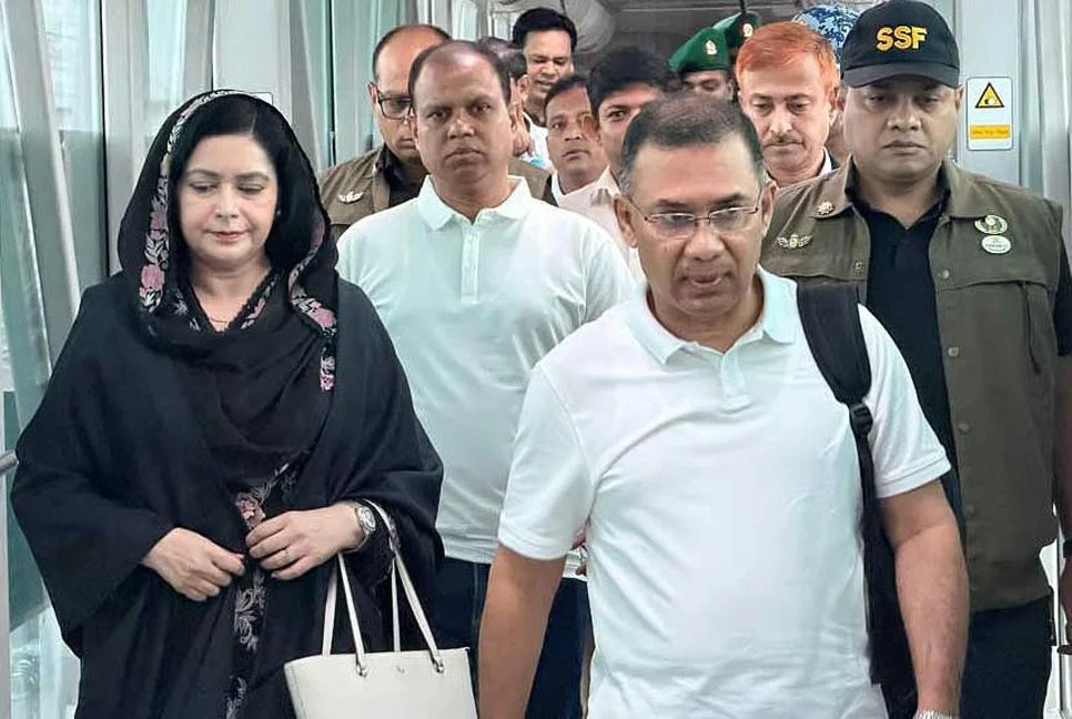 কক্সবাজারের পথে প্রধানমন্ত্রী