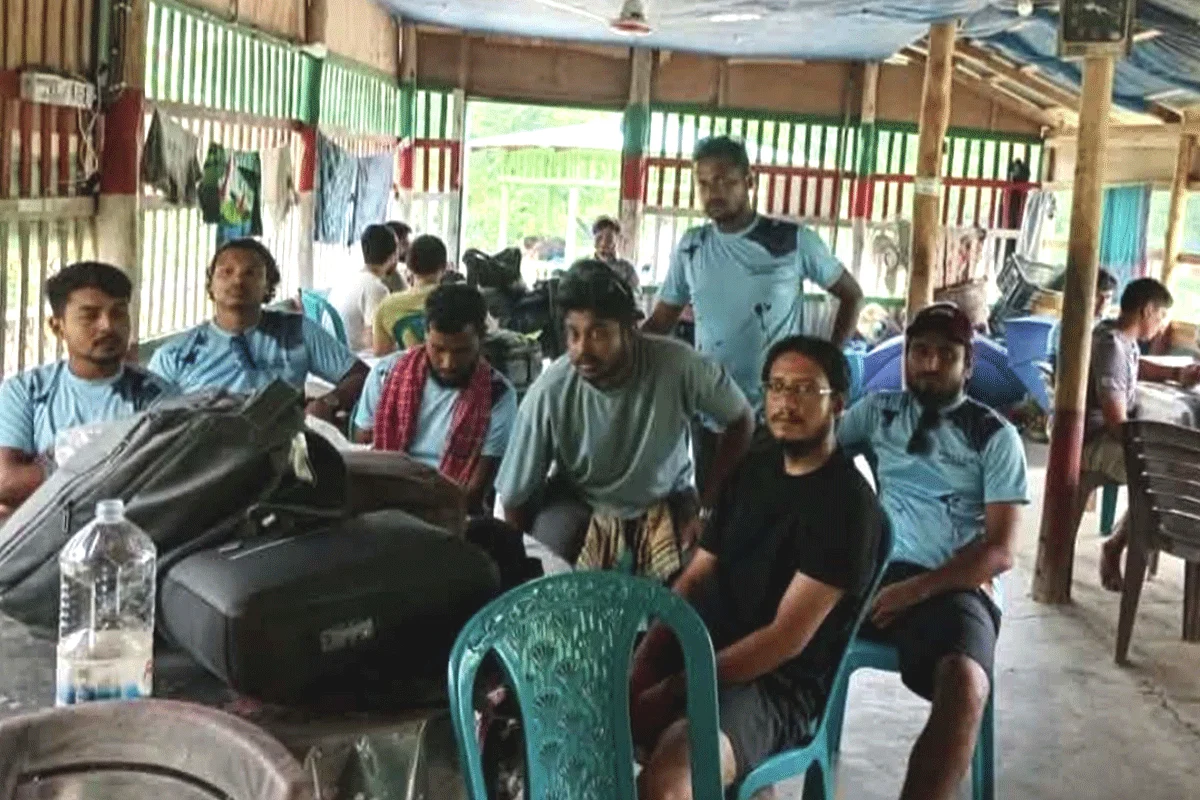 থানচিতে আটকে পড়া ৯০ পর্যটক উদ্ধার