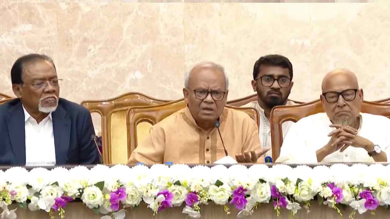 ভগ্নস্তূপের ওপর দাঁড়িয়ে দেশ গড়ছে সরকার: রিজভী