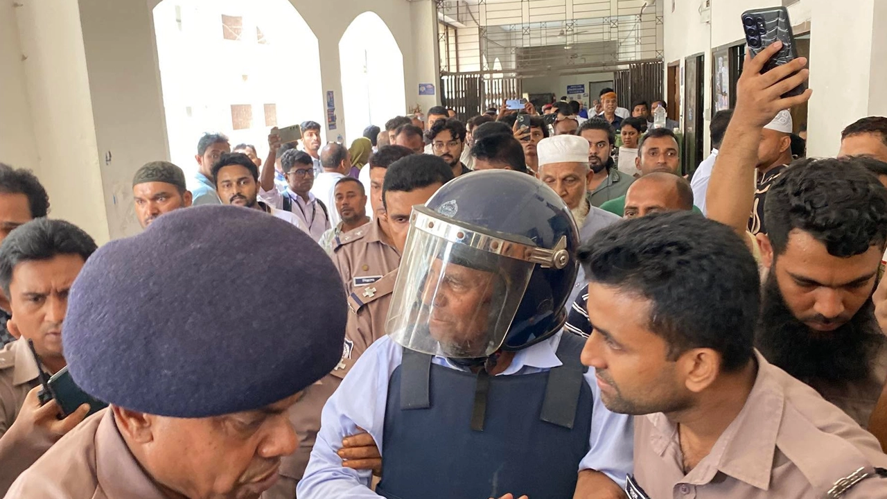 গাজীপুর -৫ এর সাবেক এমপি আখতারুজ্জামান তিন দিনের রিমান্ডে
