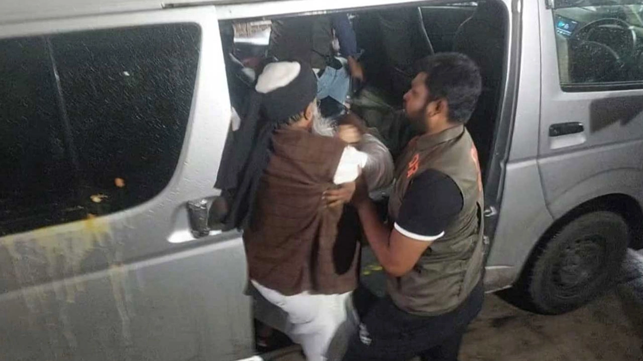 কারাগারে নেওয়ার পথে তানভীরের সঙ্গে আদালত চত্বরে যা ঘটল