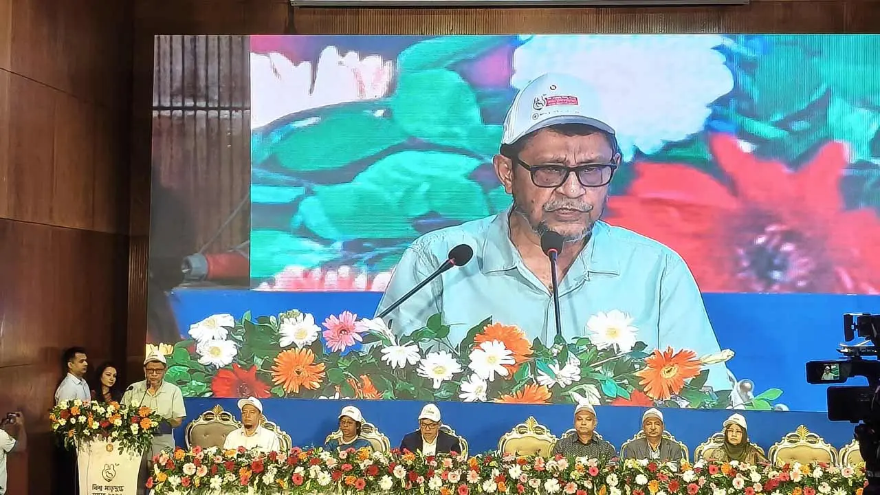 আধুনিক জীবনযাত্রার প্রভাবে মাতৃদুগ্ধ থেকে বঞ্চিত হচ্ছে অনেক শিশু