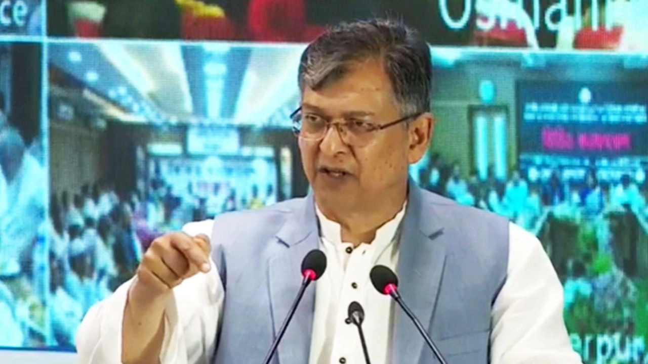 বিএনপি ৩১ দফা দেয়, ৩২ দফা পর্যন্ত পূরণ করে: স্বরাষ্ট্রমন্ত্রী