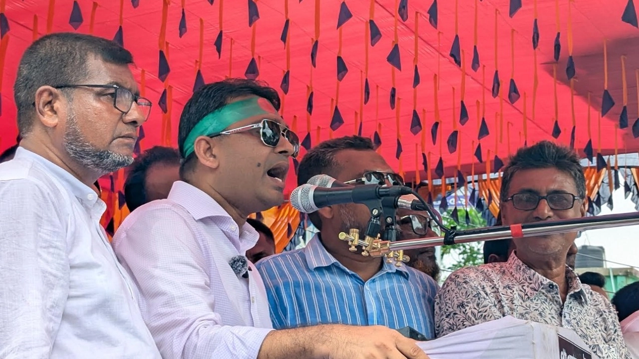 ‘ধর্মের অপব্যাখ্যা দিয়ে মানুষকে বিভ্রান্ত করছে সংঘবদ্ধ ধর্ম ব্যবসায়ী গোষ্ঠী’