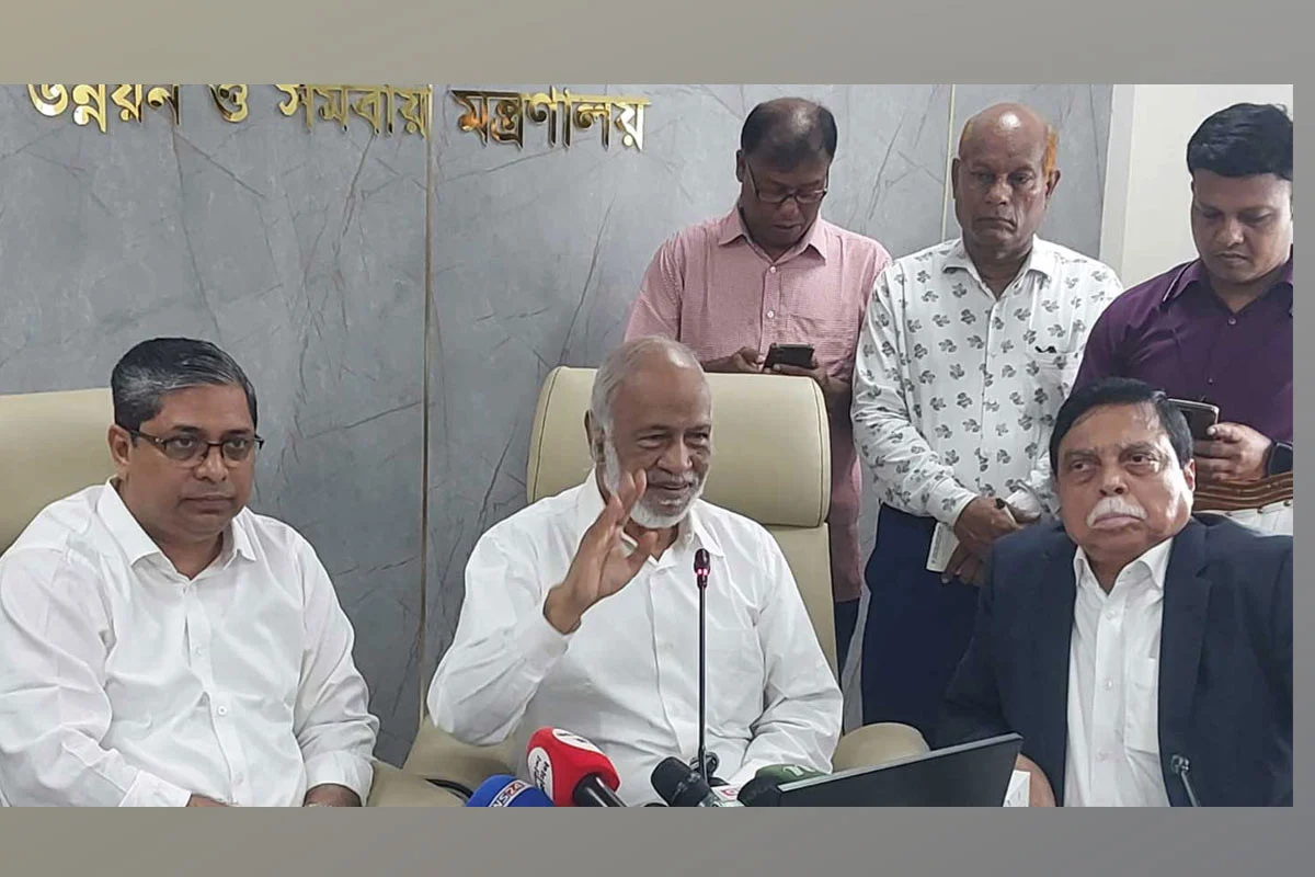 দুর্নীতি ও অনিয়মে জড়িতদের ব্যবস্থা নেয়ার হুঁশিয়ারি মঈন খানের