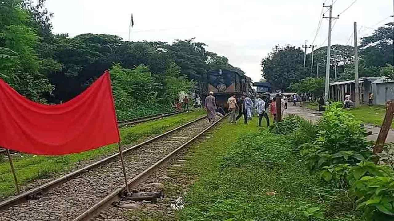 ঢাকা-ময়মনসিংহ রেলপথে ট্রেন চলাচল বন্ধ