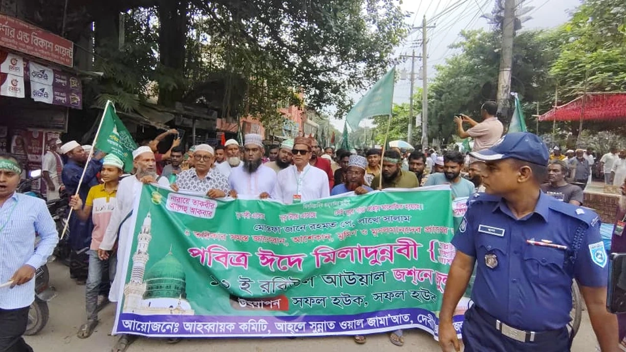 মাজার ধ্বংস করলে আমরা ঘরে বসে থাকব না: প্রতিমন্ত্রী