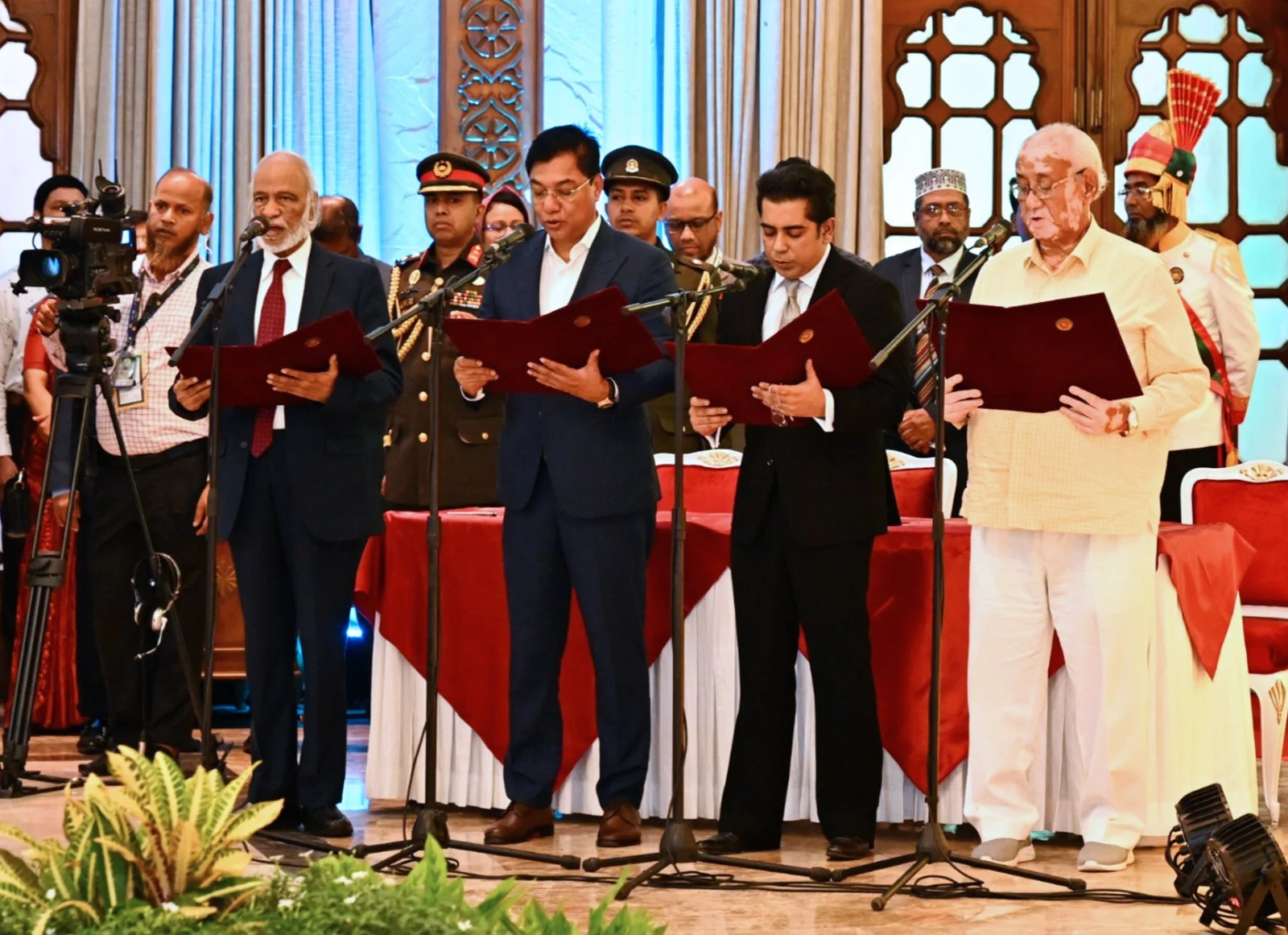 রাষ্ট্রপতি মির্জা ফখরুলের হাতে শপথ নিলেন নতুন চার মন্ত্রী ও দুই প্রতিমন্ত্রী
