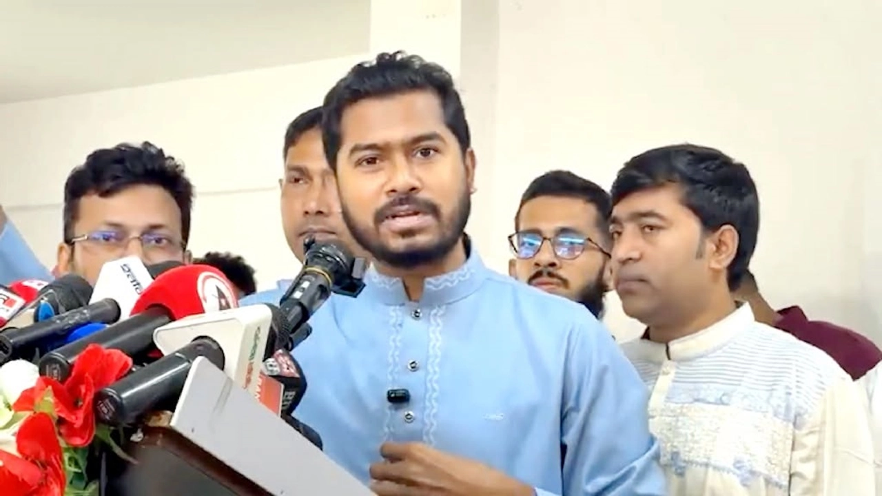 মন্ত্রীদের বেতন ১০ লাখ হওয়া উচিত: নুরুল হক নুর