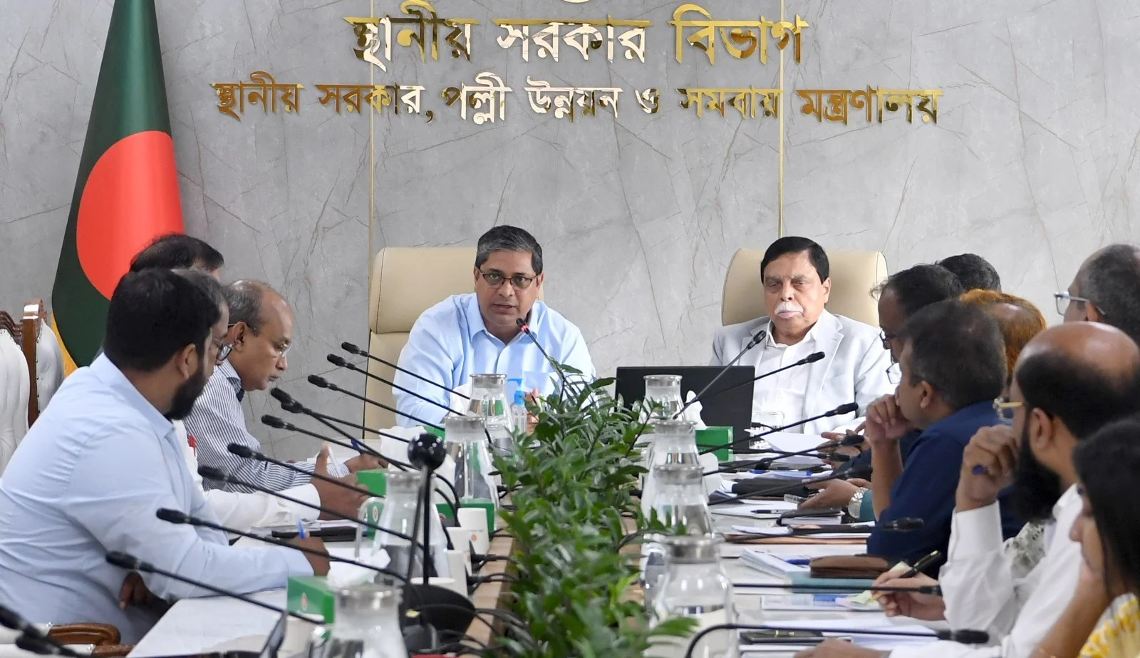 স্থানীয় সরকারের সব অফিসের ছাদে সোলার প্যানেল বসানো হবে: মীর শাহে আলম