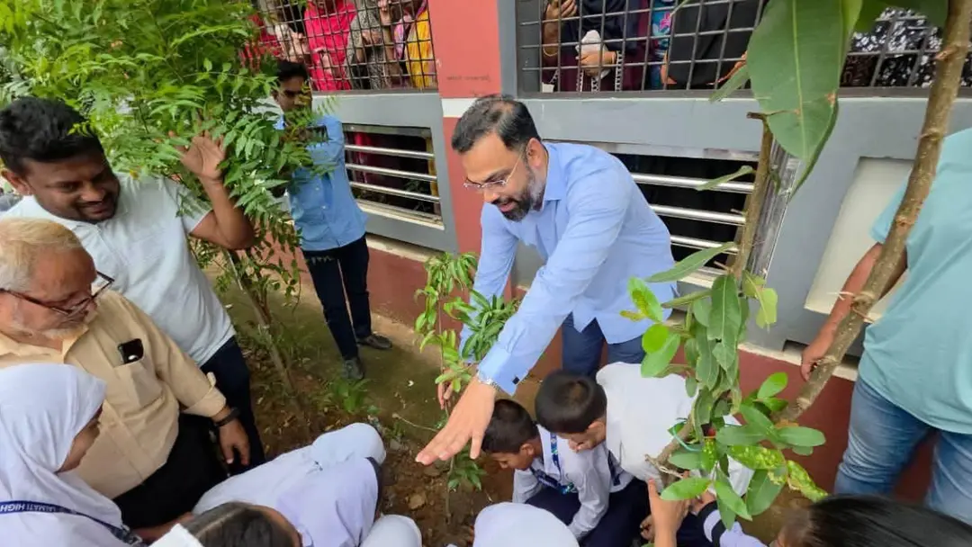 ‘একটি গাছ লাগান, হাজার প্রাণ বাঁচান’ শিক্ষার্থীদের নিয়ে বৃক্ষরোপণ