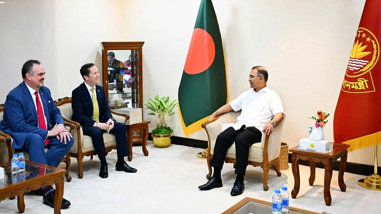 প্রধানমন্ত্রীর সঙ্গে যুক্তরাষ্ট্রের বিশেষ দূত সার্জিও গরের সাক্ষাৎ