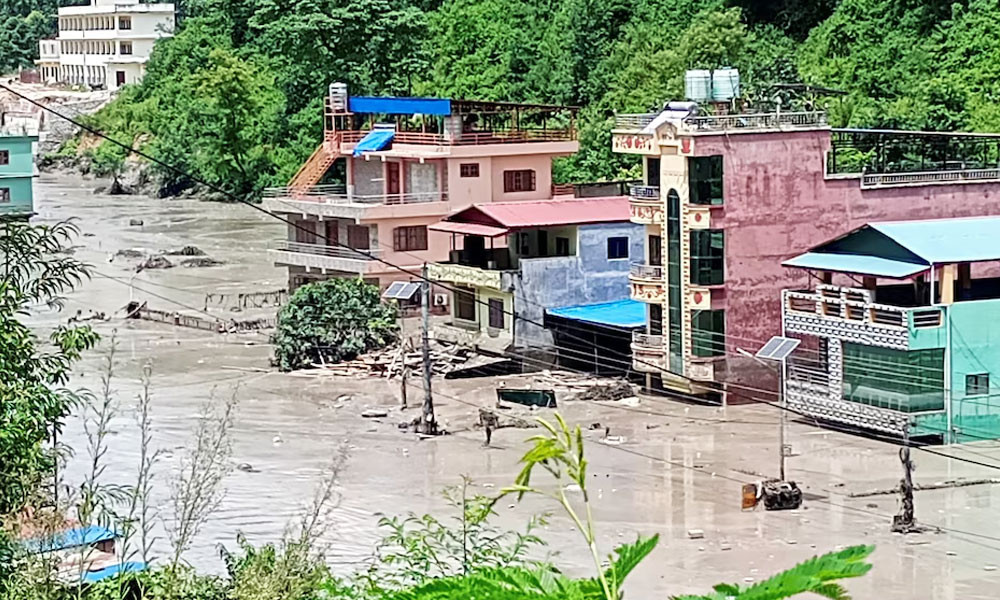 নেপালে ভয়াবহ বন্যায় মৃতের সংখ্যা বেড়ে ১৬২, নিখোঁজ শত শত পর্যটক