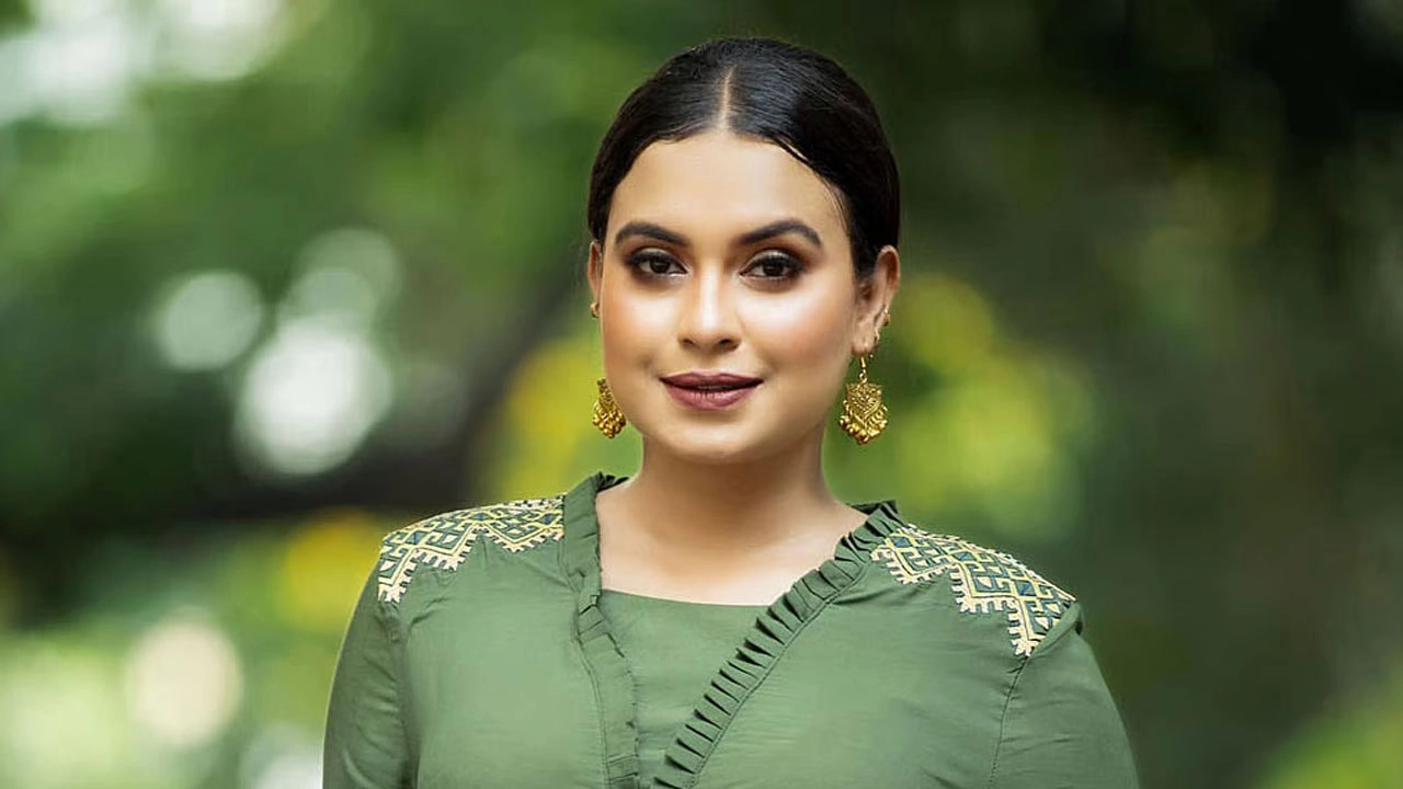 প্রেমিকের সঙ্গে ঠাট্টা করাই কাল হলো রিধিকার