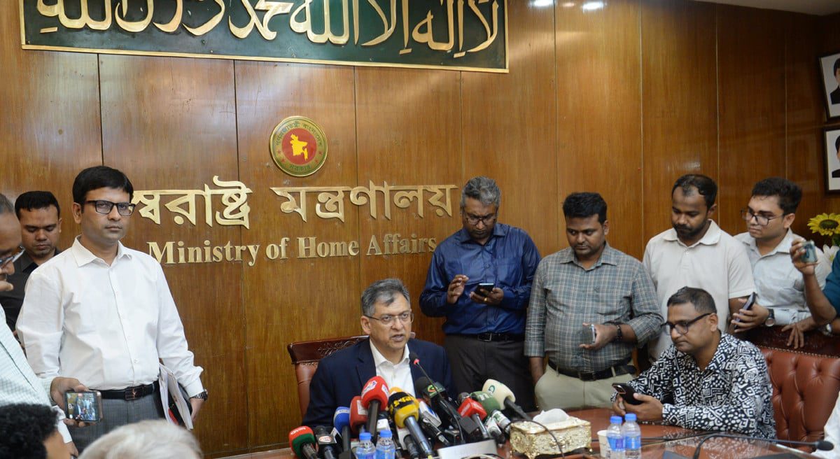 ঢাকার যানজট নিরসনে ১৫ দিন পর পর হবে সমন্বয় সভা : স্বরাষ্ট্রমন্ত্রী