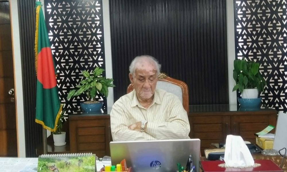 ঢাকায় বসে শুধু নির্দেশনা দেওয়ার পক্ষে আমি নই : সাচিং প্রু