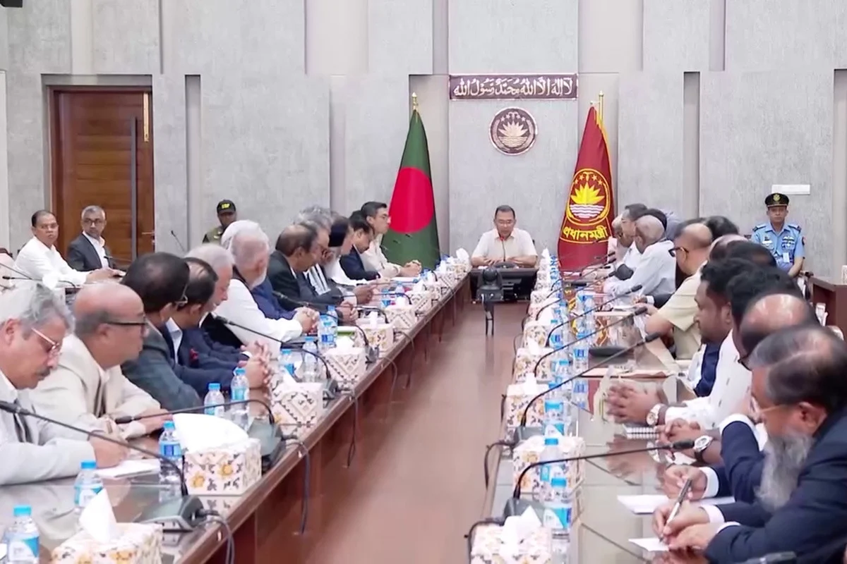 শিল্পকারখানায় কাল থেকেই বিদ্যুৎ-গ্যাস সরবরাহ উন্নতির আশ্বাস প্রধানমন্ত্রীর