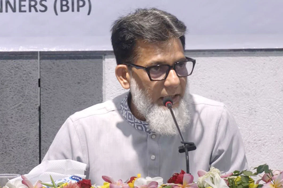 ব্যাটারিচালিত তিন-চাকার যান হঠাৎ বন্ধ নয়, নীতিমালার আওতায় আসছে: প্রতিমন্ত্রী