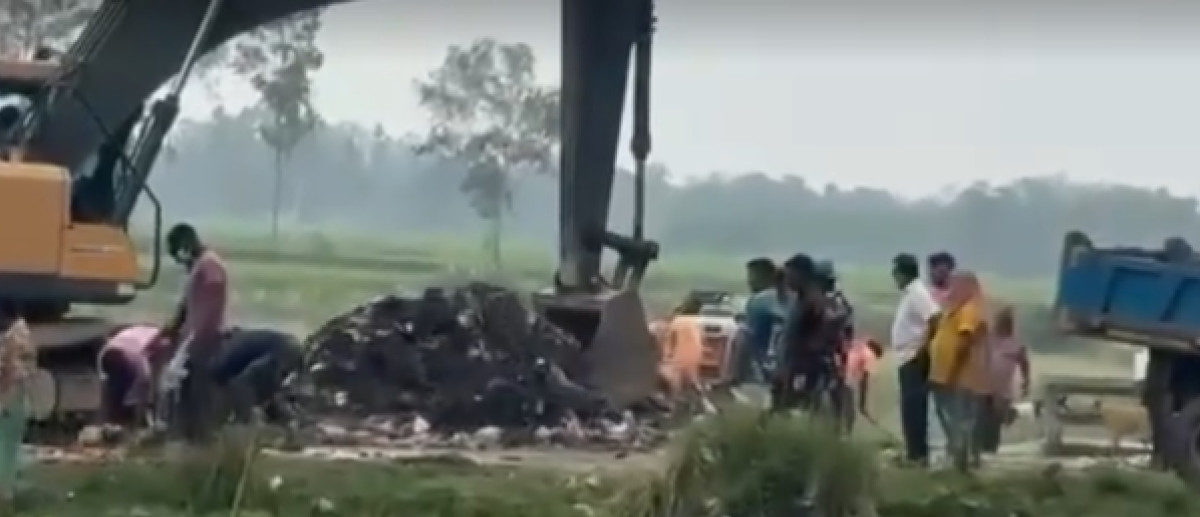 প্রায় ১০ লাখ টাকার বাজেয়াপ্ত ও মেয়াদোত্তীর্ণ পণ্য ধ্বংস