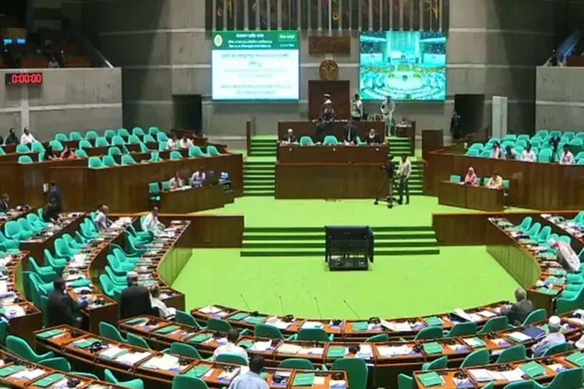 সন্তানকে দানের পরও সম্পত্তিতে বাবা-মার অধিকার, আইন পাস